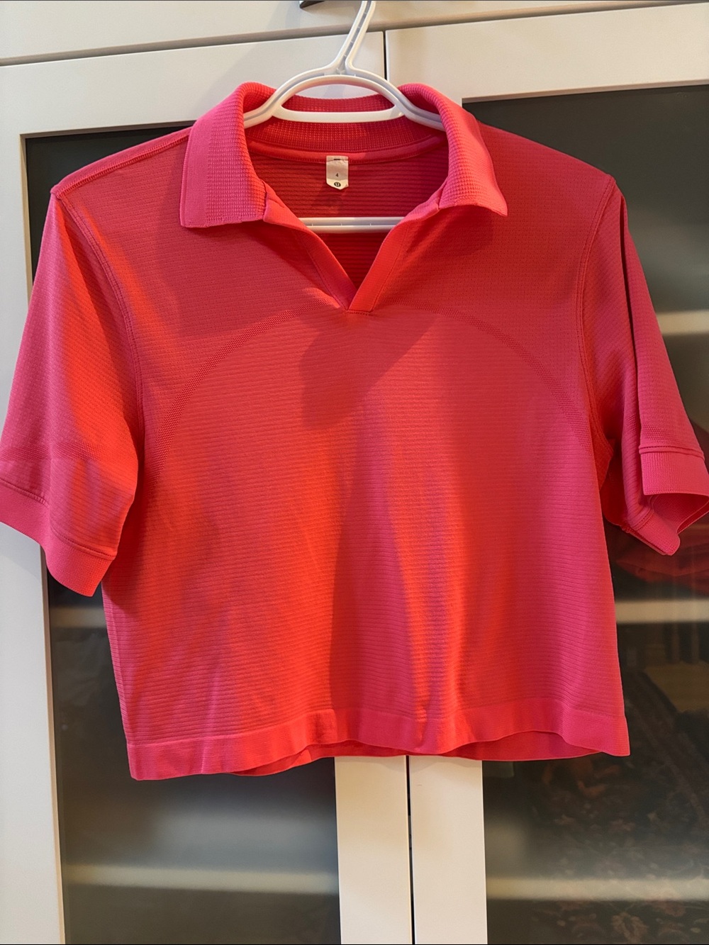 Lululemon Swiftly Boxy Fit Crop SZ 4 Lipgloss 💗💗💗